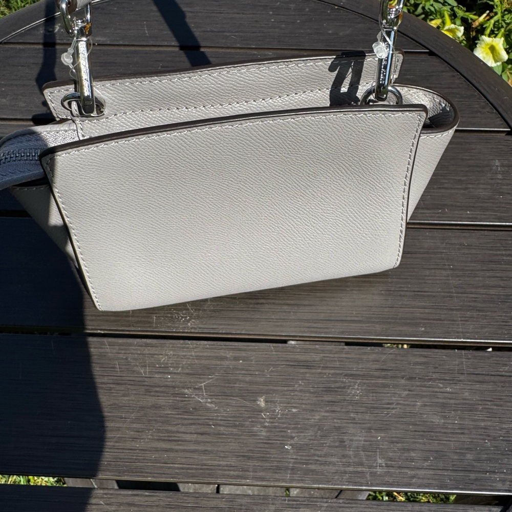 Michael Kors Elegant Gray Crossbody Bag - Picture 3 of 6